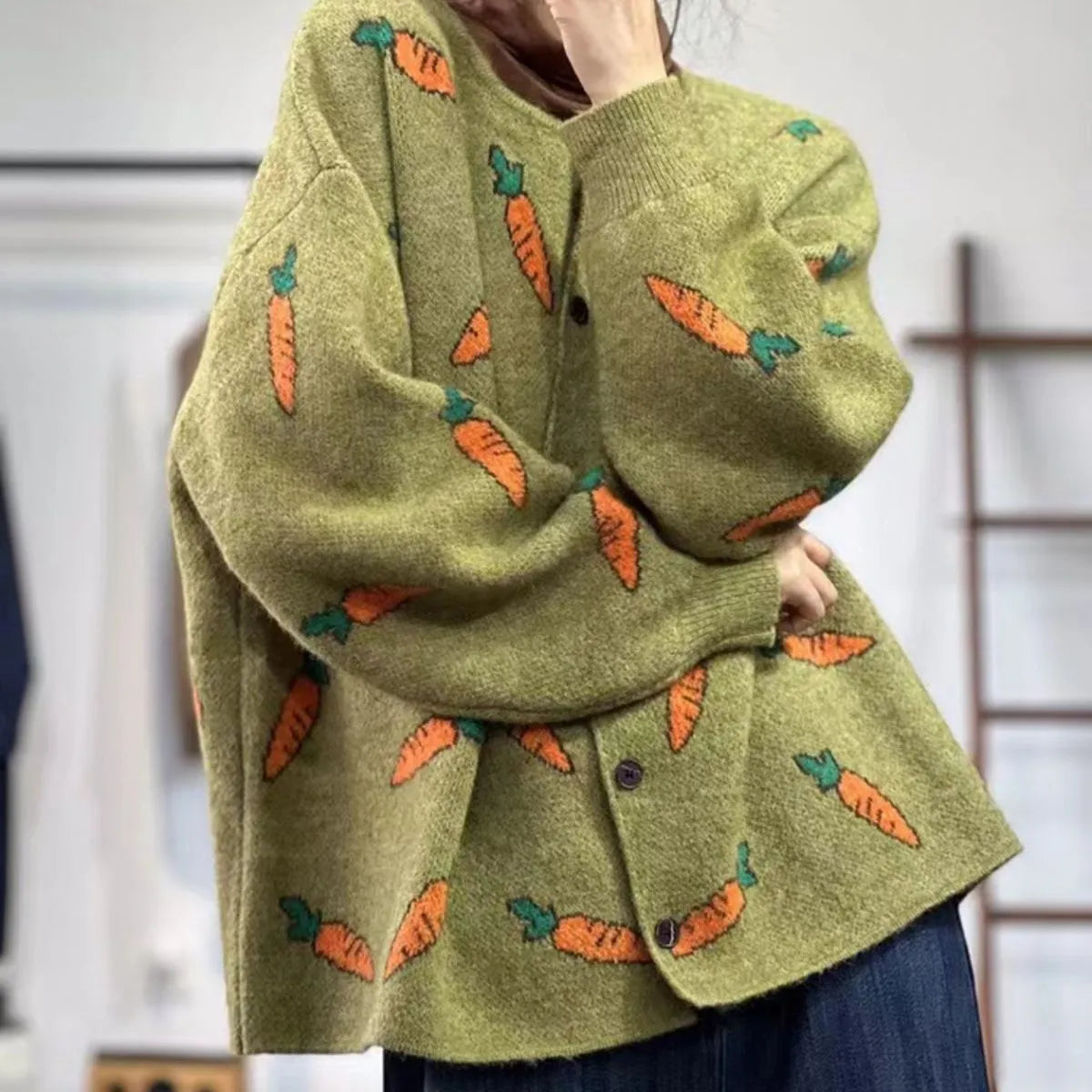 Loose casual cardigan with Mori artistic colour contrast printing, round neck design