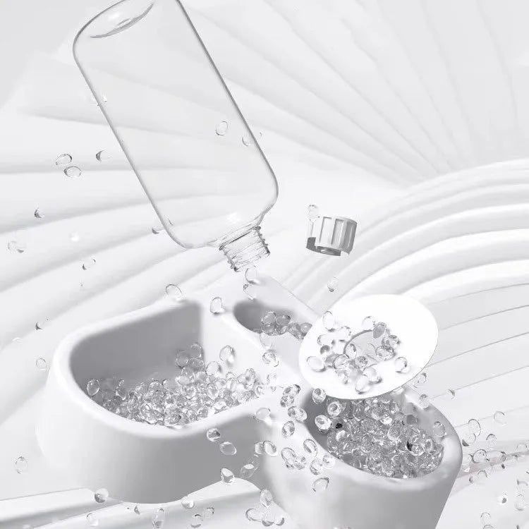 White automatic cat water fountain with 2.5L capacity and quiet pump operation