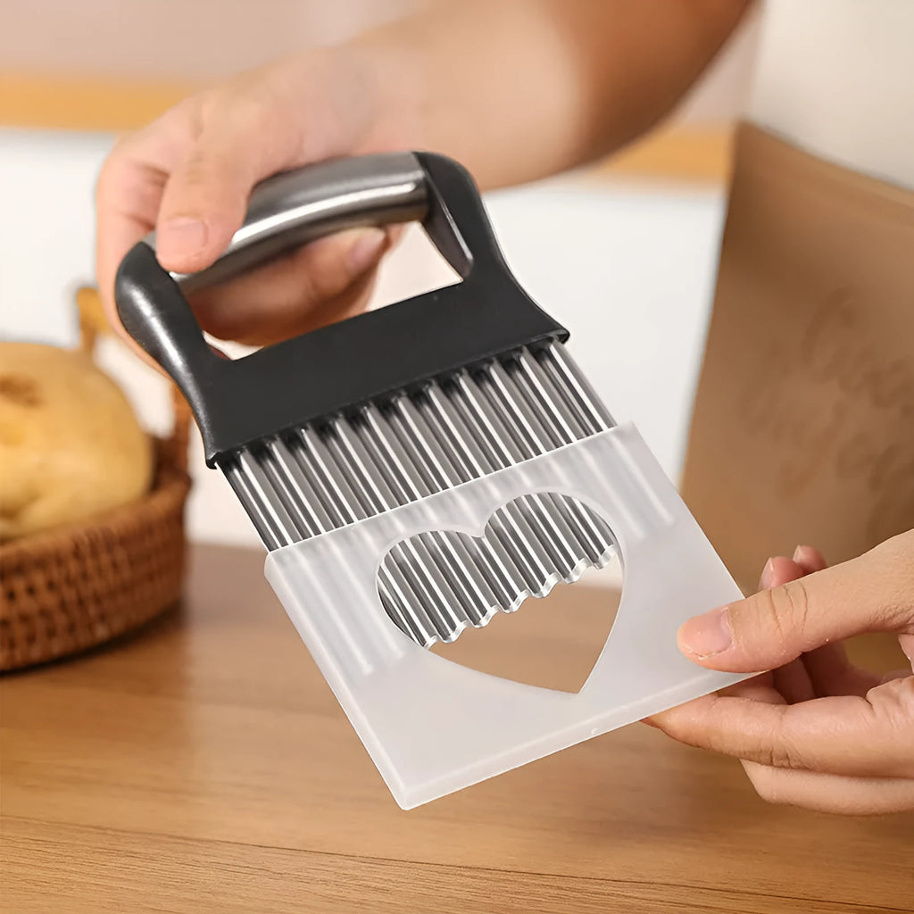 Stainless steel potato wave knife measuring 14x9cm for cutting decorative crisps