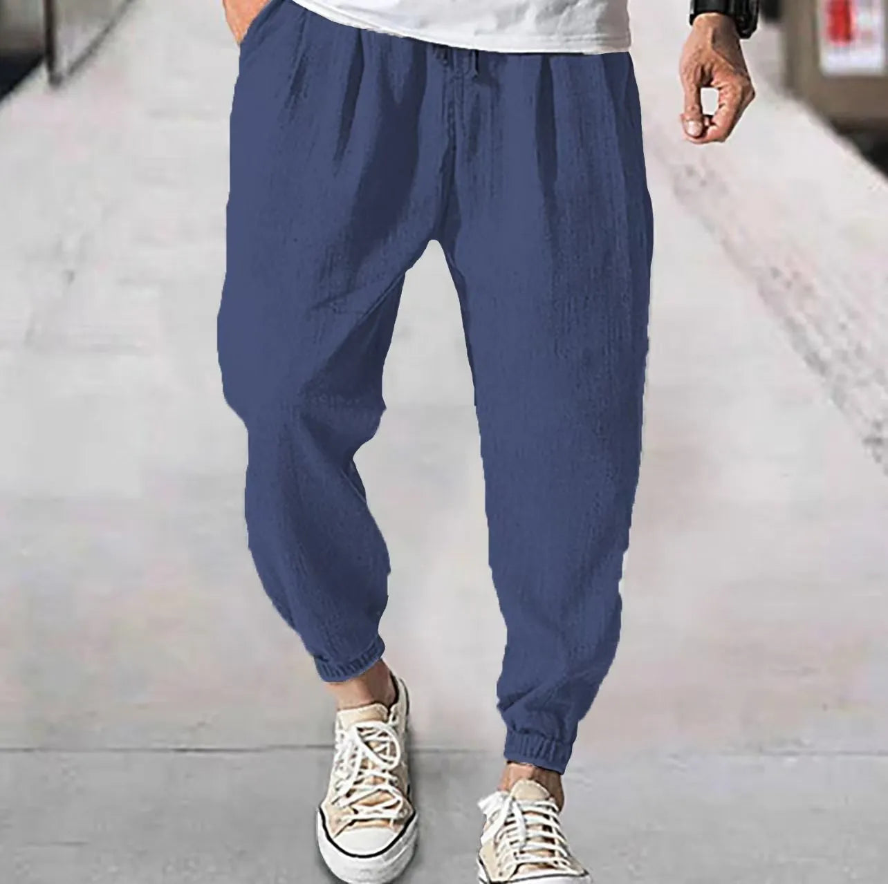 Men's casual cotton trousers in loose ankle-band fit for summer wear
