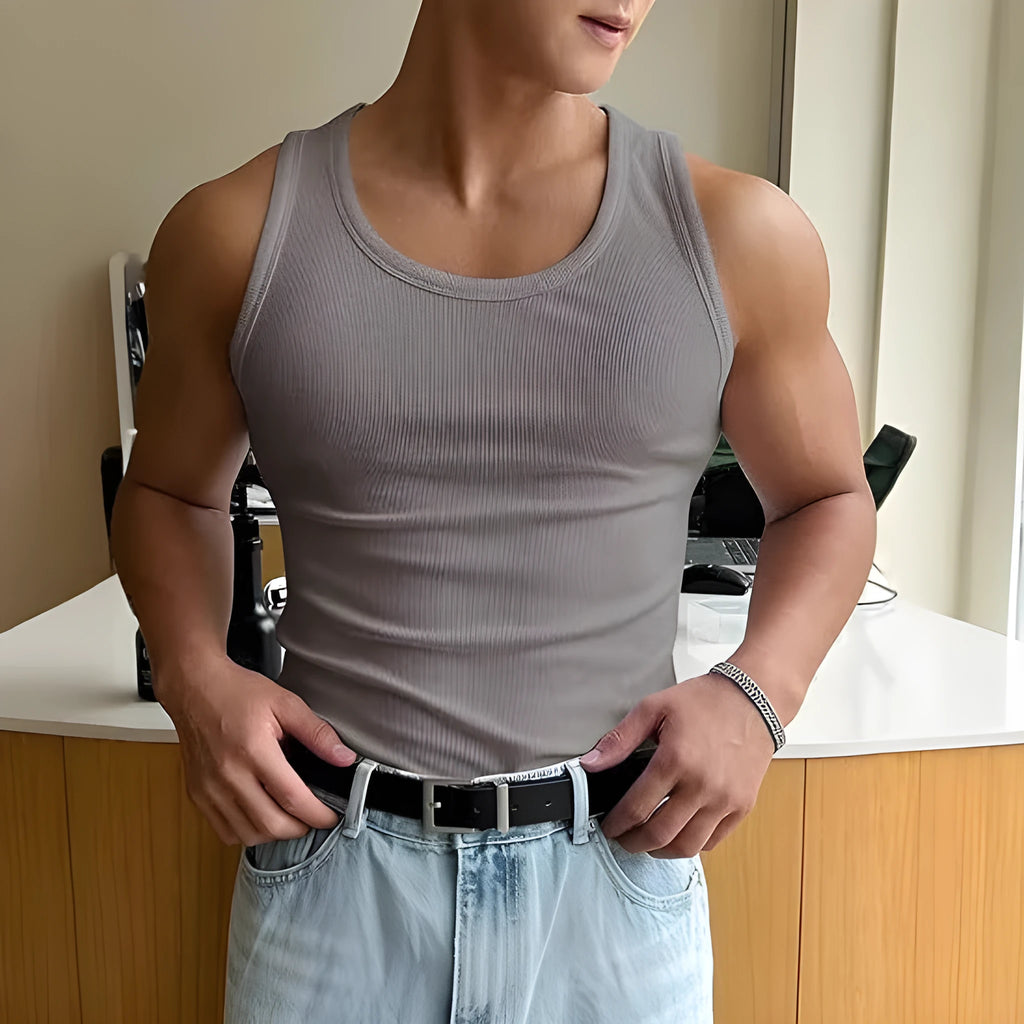 Men's tight-fit round neck sports T-shirt in polyester with wool lining, shown in multiple colour options.