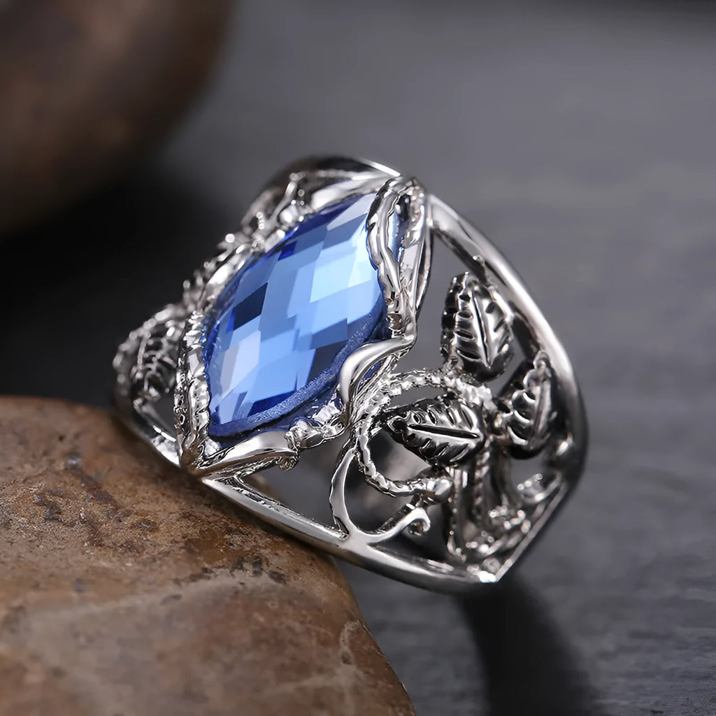 Blue horse eye-shaped women's ring with crystal inlay in alloy metal