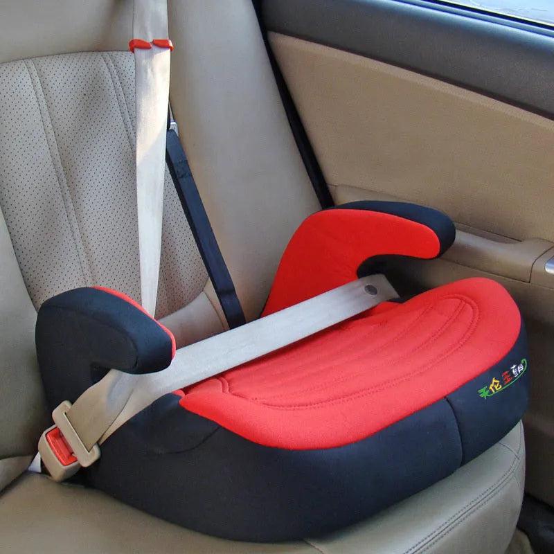 High-back booster baby car seat for 15-36 kg children with three-point seatbelt installation in blue colour