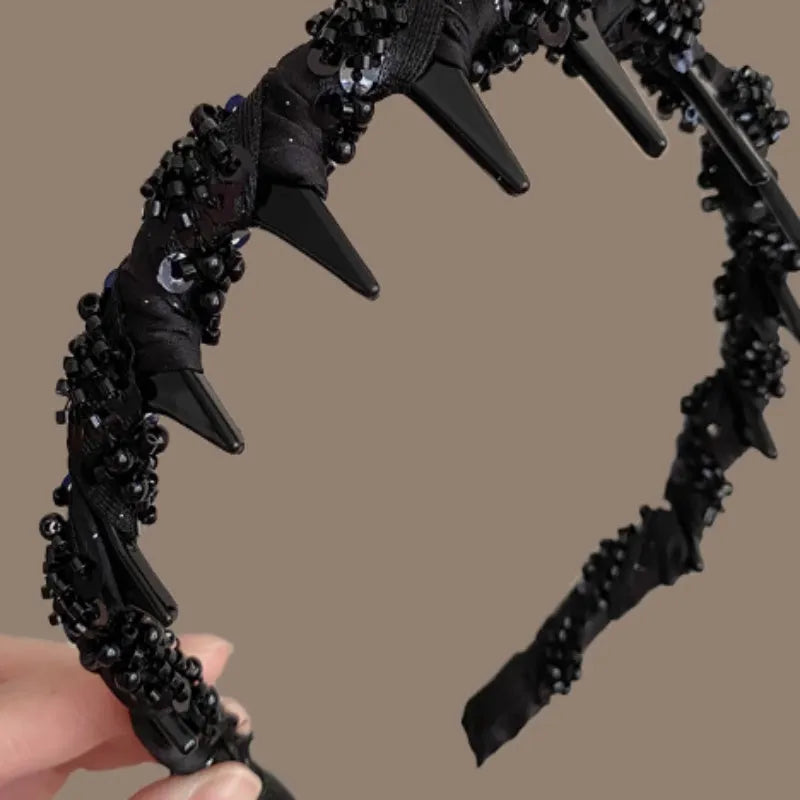 Velvet-lined hairband with crystal wave pressing design in multiple colour options