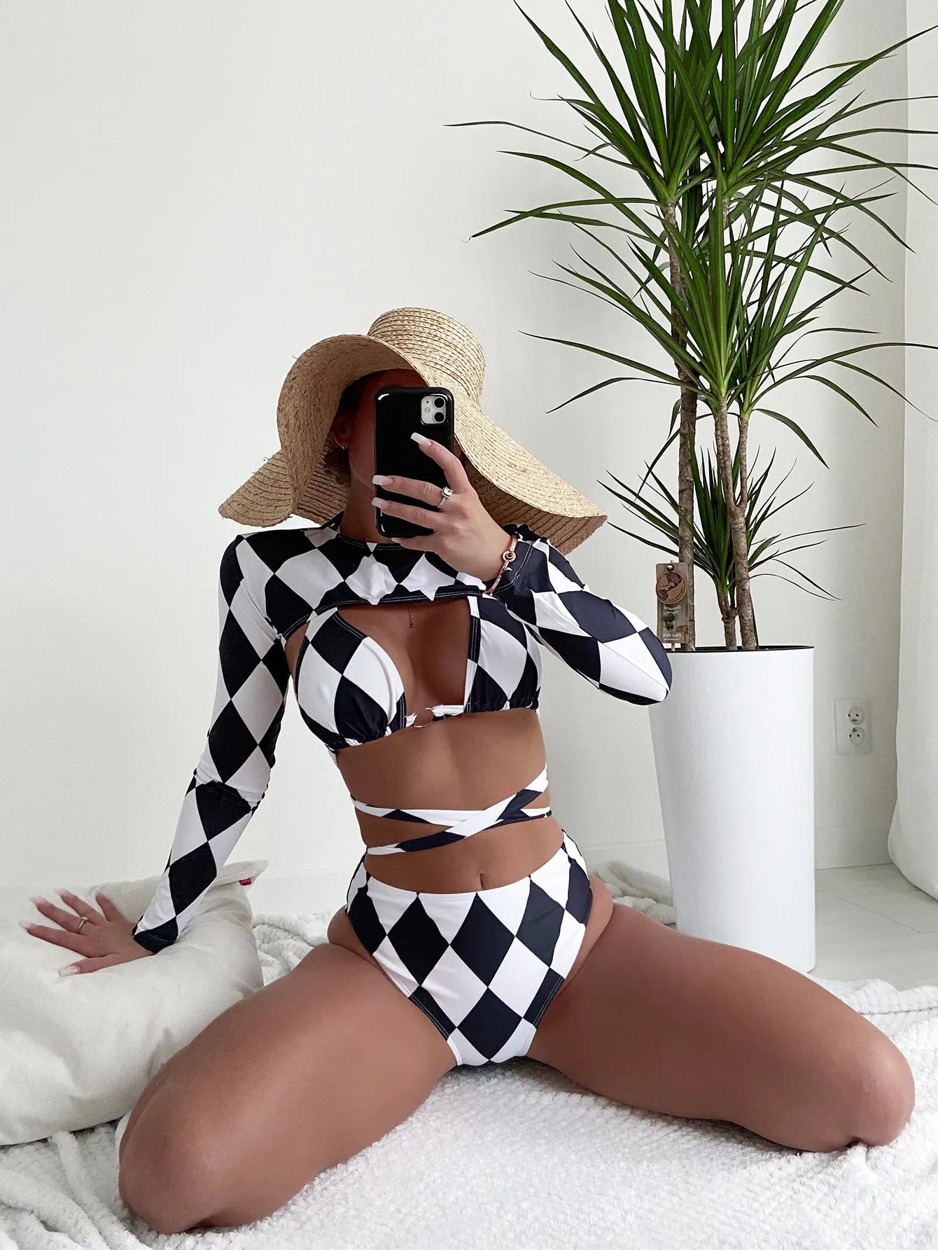 Women's long sleeve plaid bikini set with three-piece design for swimming