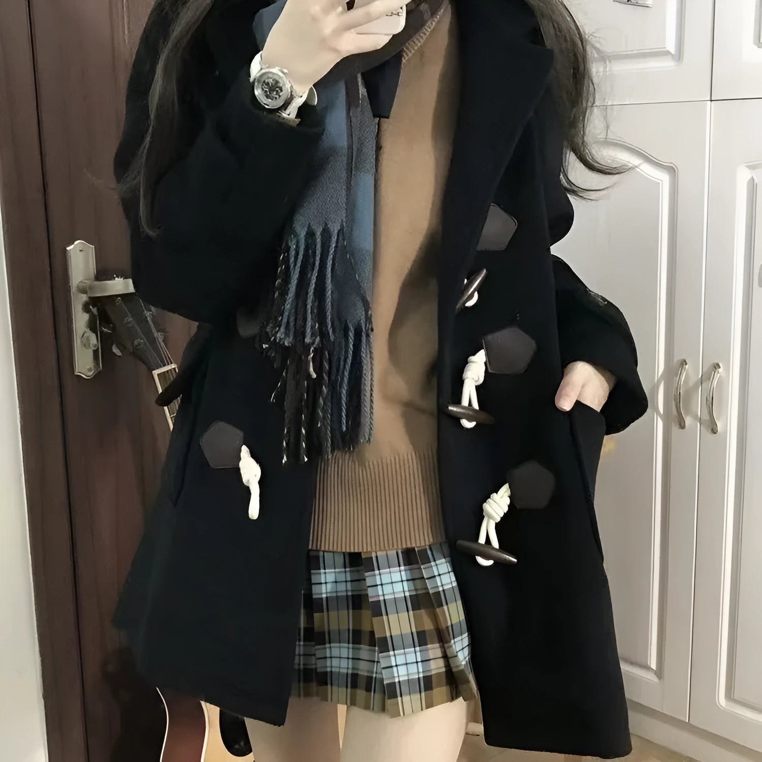Japanese JK hooded horn button woolen coat in solid colour, loose fit, black, women's overcoat