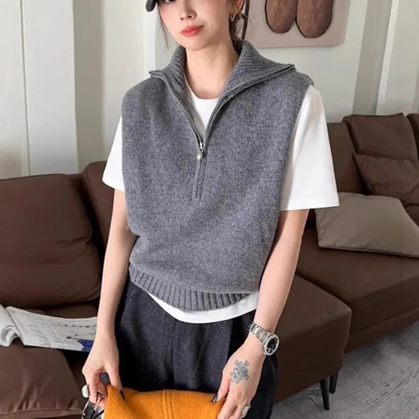 Retro half zipper sleeveless knit vest in polyester mesh fabric showing Japanese casual style