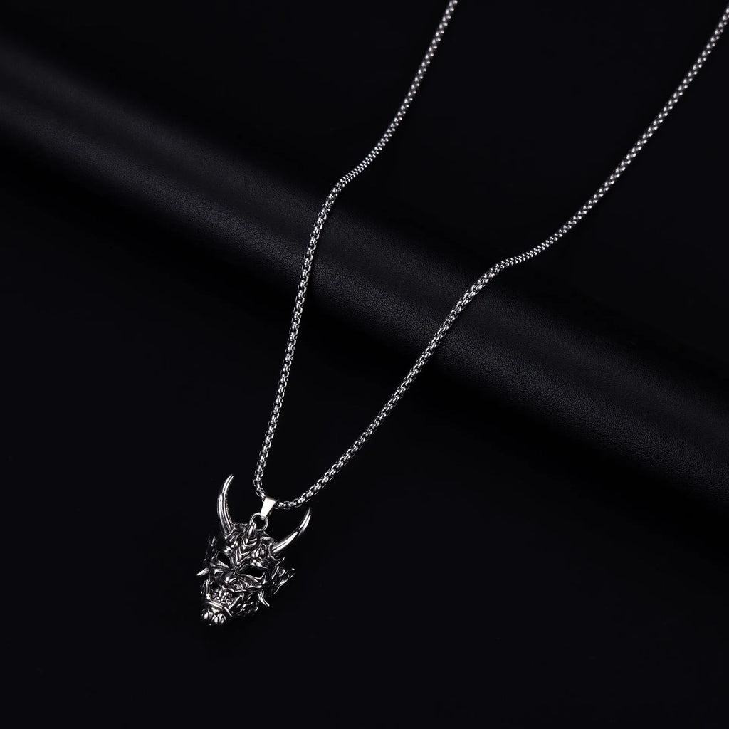 Men's vintage zinc alloy pendant necklace with 40mm x 27mm x 20mm electroplated silver pendant