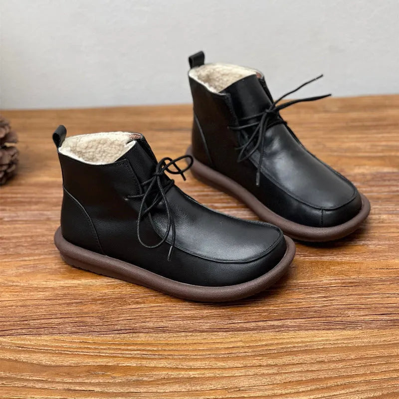 Women's cowhide boots with extra-thick velvet lining, flat heel, round toe, available in black and coffee colours