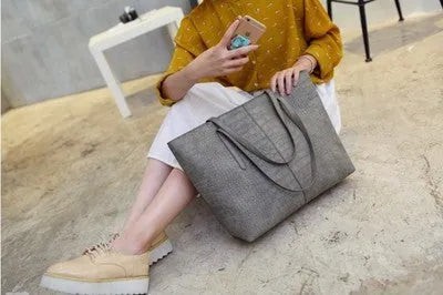 European simple fashion shoulder bag for women in black or grey for spring summer 2021