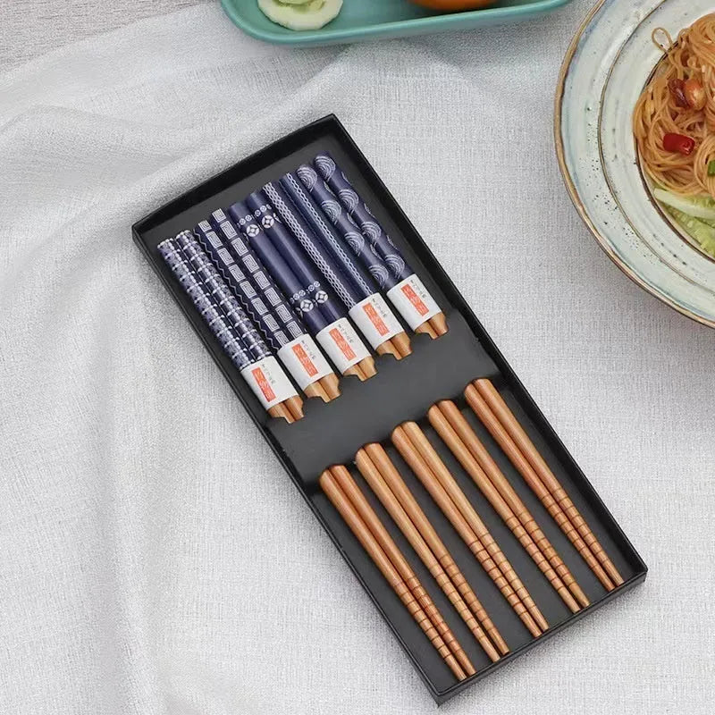 Five pairs of Japanese-style bamboo chopsticks with cartoon patterns in gift box packaging
