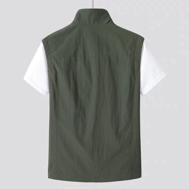 Breathable multi-pocket outdoor casual vest jacket in khaki, slim fit with zippered pockets and straight hem