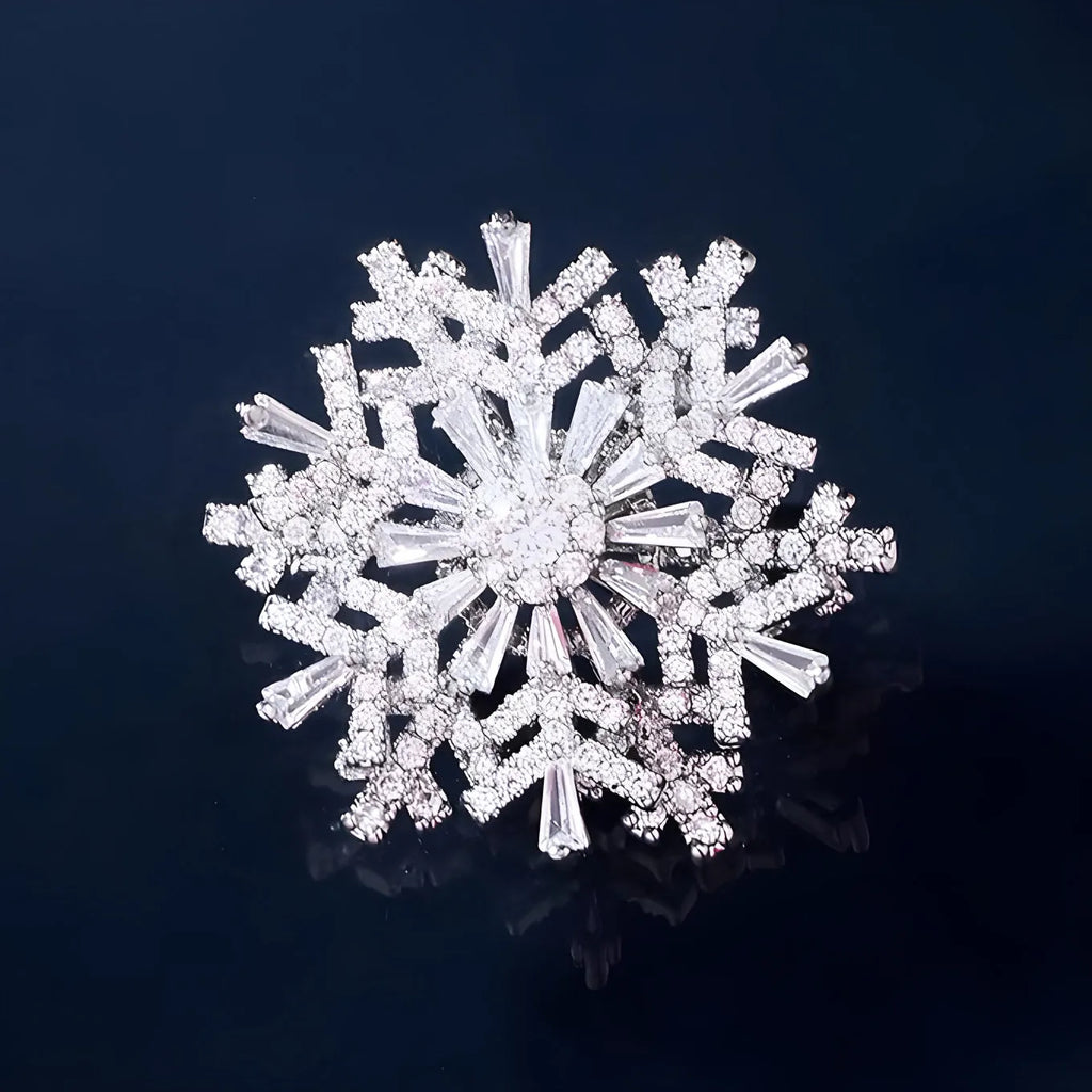 Luxury spinning snowflake brooch in alloy with diamond treatment, rotating silver snow crystal white, women's pin
