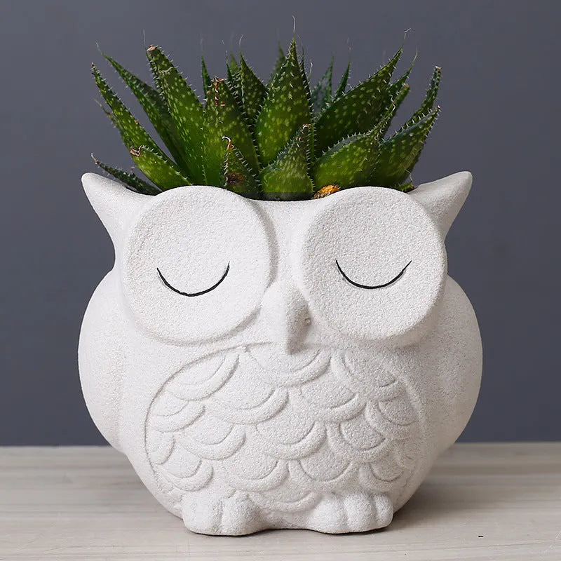 Handmade ceramic owl succulent pot in light pink with 11x9x9cm dimensions