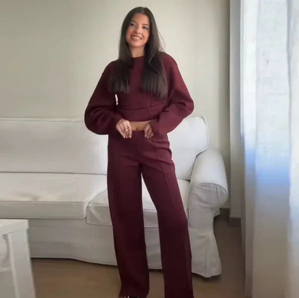 Women's polyester fleece two-piece suit with pleated top and wide-leg trousers