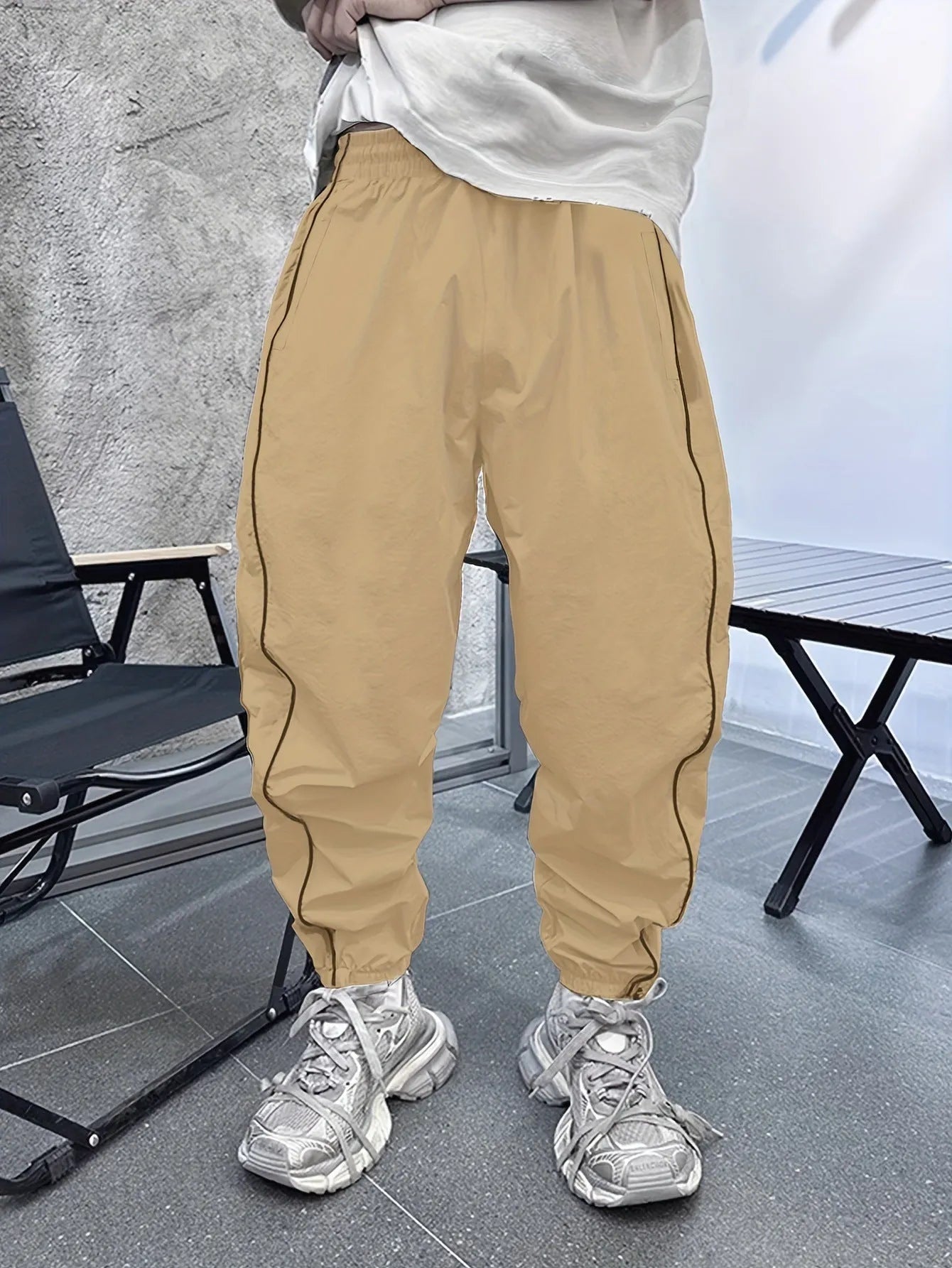 Men's bamboo fibre casual sports pants in loose cropped length with high elasticity