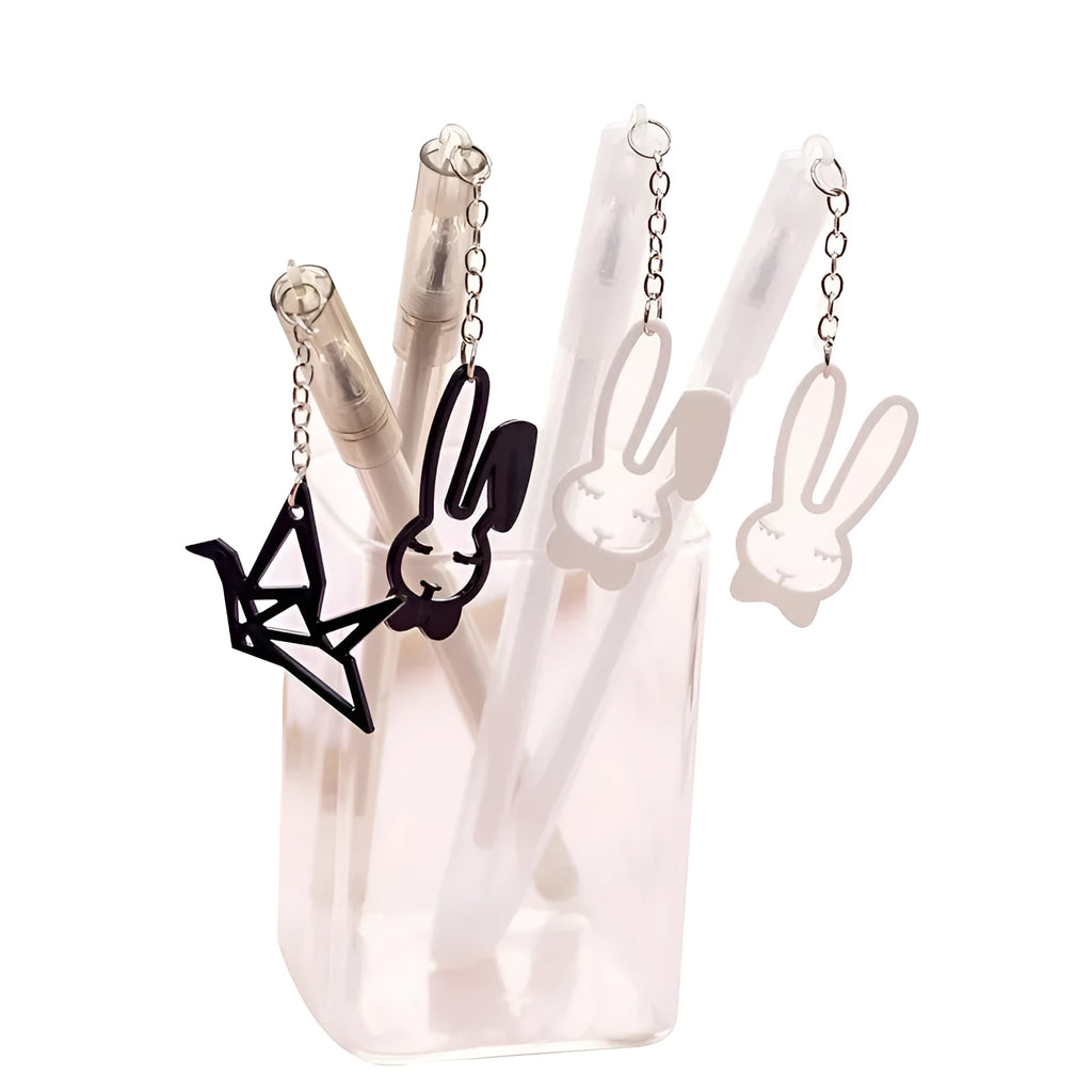 Gel pen with animal pendant charm, showing 0.38mm tip and 17cm plastic barrel.