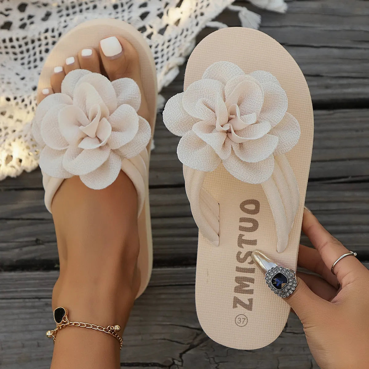 Women's floral print PU flip-flop slippers in green, available in sizes 36 to 43