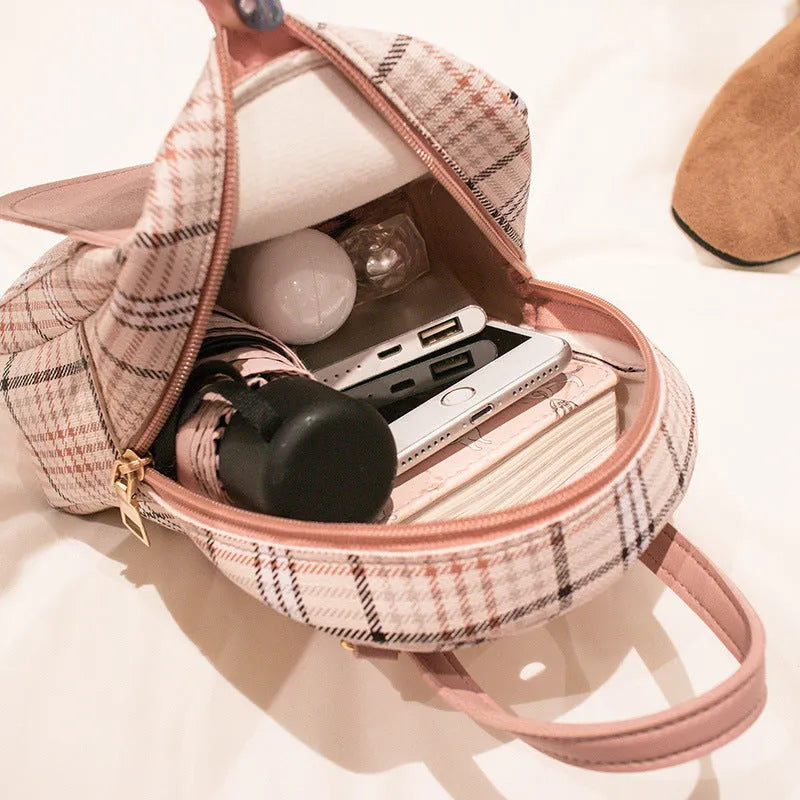 Diagonal one shoulder phone bag in PU leather available in five colours