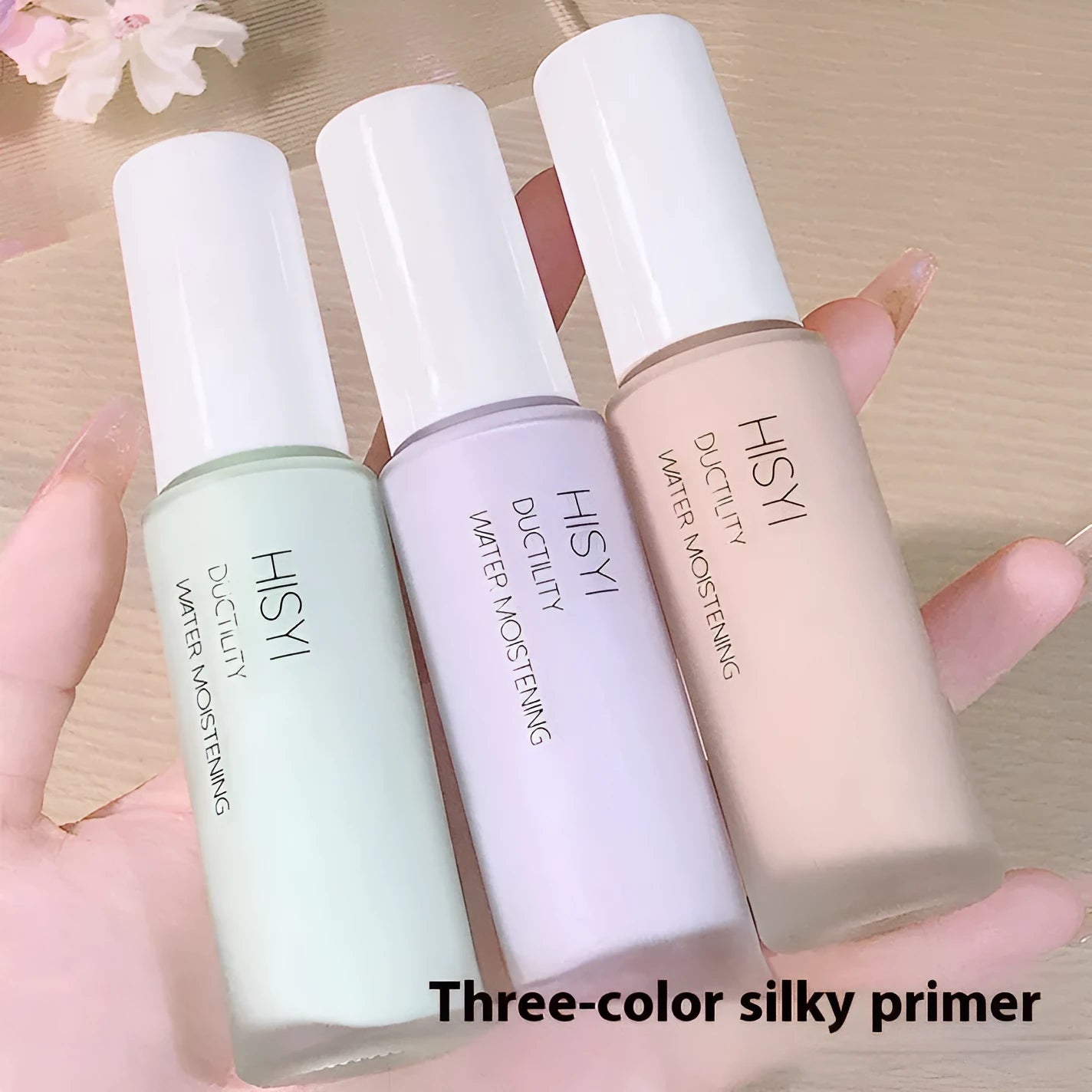Silky clear makeup primer with brightening effect in three colour options