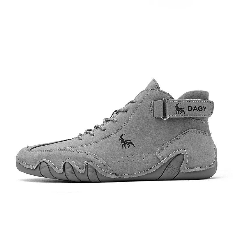Men's fleece-lined slip-on boots with rubber sole and round toe, in black colour option