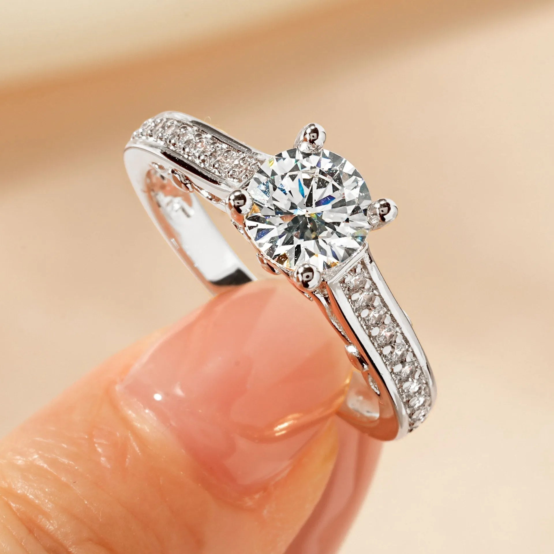 Women's electroplated zircon ring in copper with geometry shape and round design elements