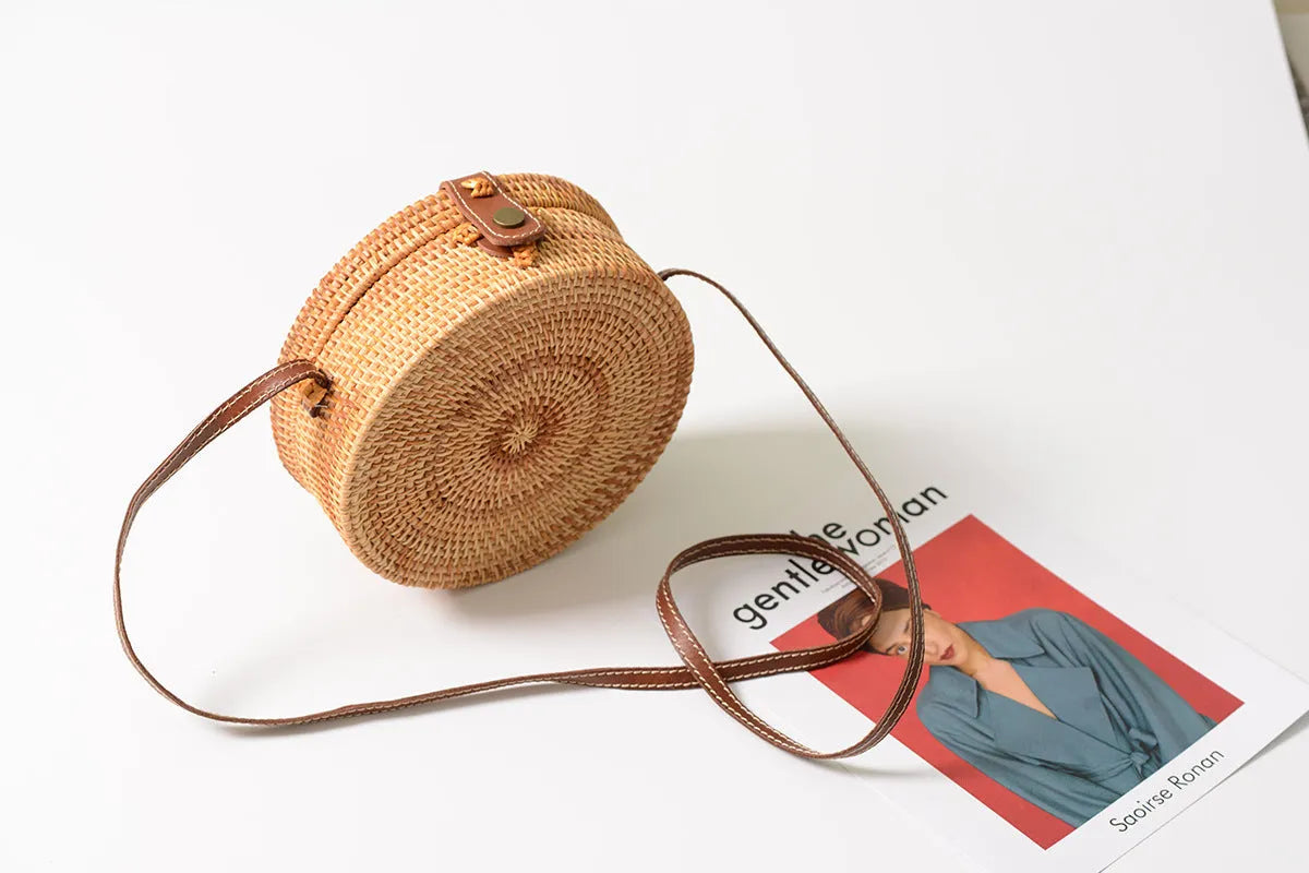 INS CHIC handmade rattan crossbody bag, circular bohemian style, 20cm diameter, with leather strap