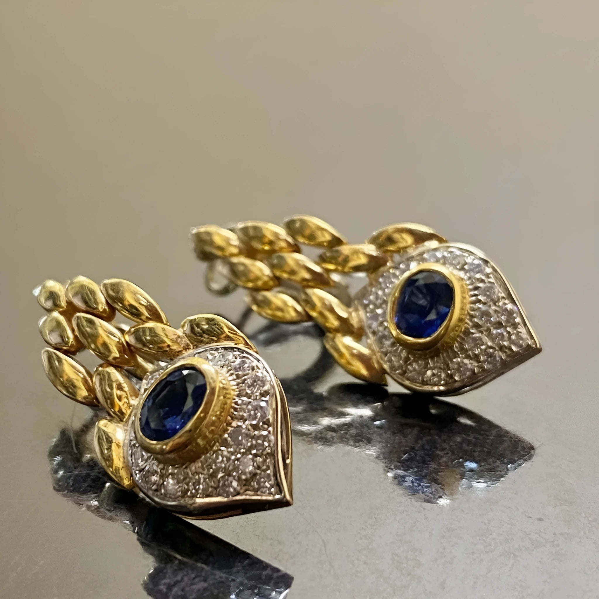 Retro fashion creative women's earrings with snake design in imitation gold colour