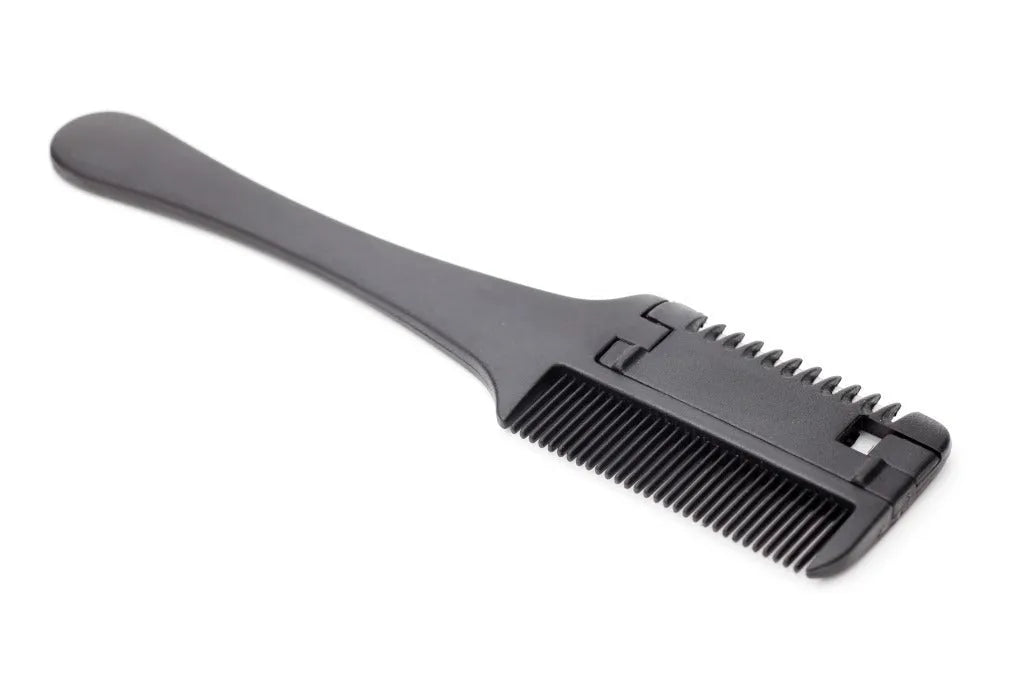 Pet grooming razor comb with comb and blade attachments plus 10 spare blades