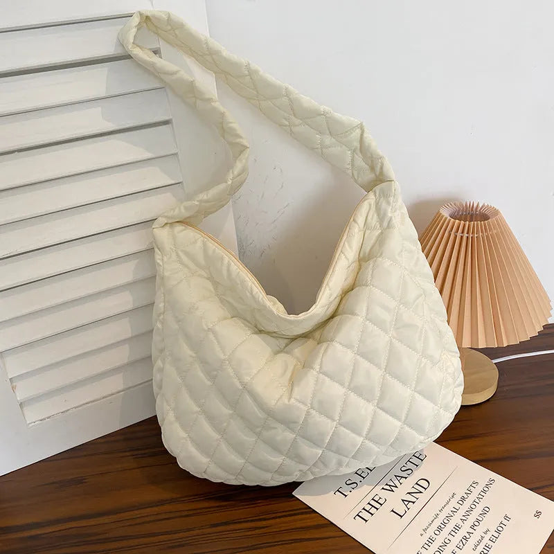 Warm totes shoulder bag for women, nylon large shell bag with zipper closure, black colour