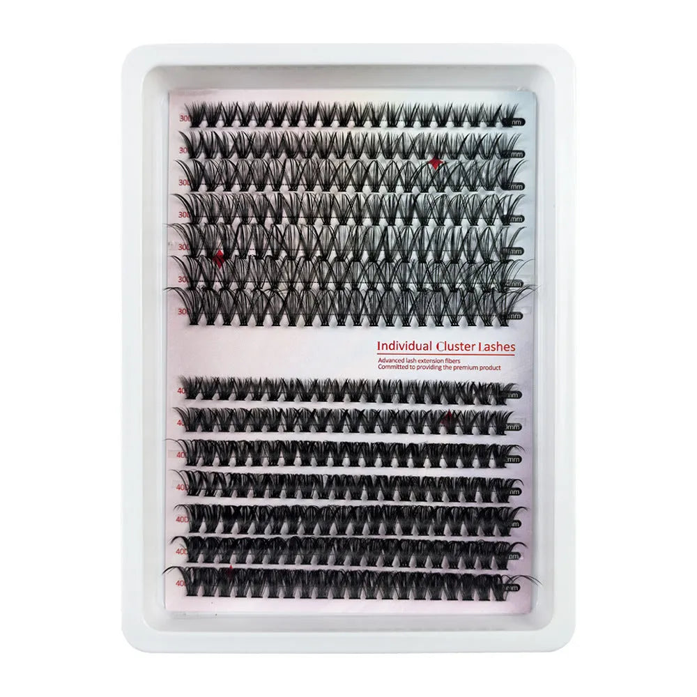 False eyelash storage box with mixed eyelashes inside, showing dimensions of 13.7cm by 13.5cm