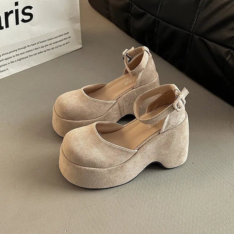 Retro closed toe buckle thick heel pump shoes for women in khaki with suede upper and round toe