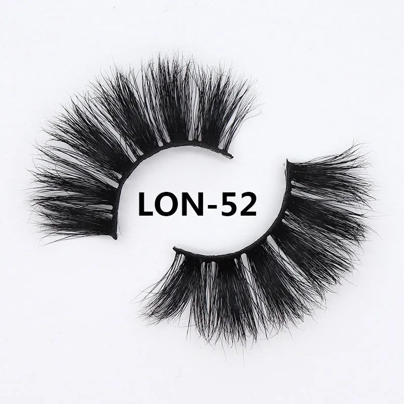 25MM3D handmade mink eyelashes in a clear plastic tray showing 25mm length 3D curl design