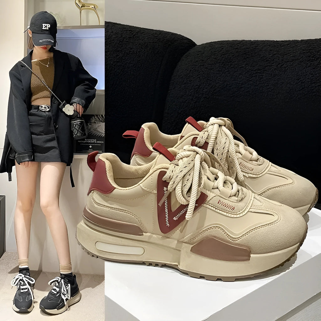 Women's black and khaki red retro platform sports shoes with round toe and lace-up front