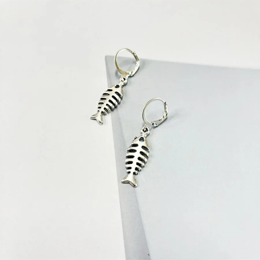 Women's fishbone pendant earrings with adjustable O-shaped chain in retro alloy jewellery set