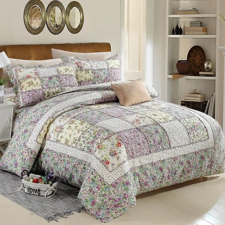 Pure cotton quilted bedspread three-piece set in bedspread style with matching pillowcases.