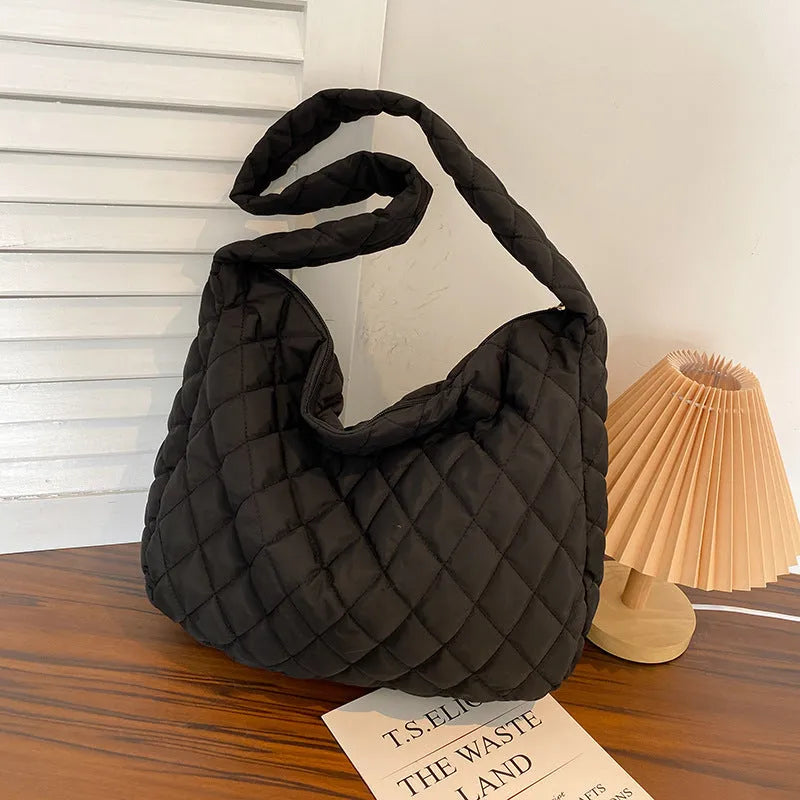 Warm totes shoulder bag for women, nylon large shell bag with zipper closure, black colour