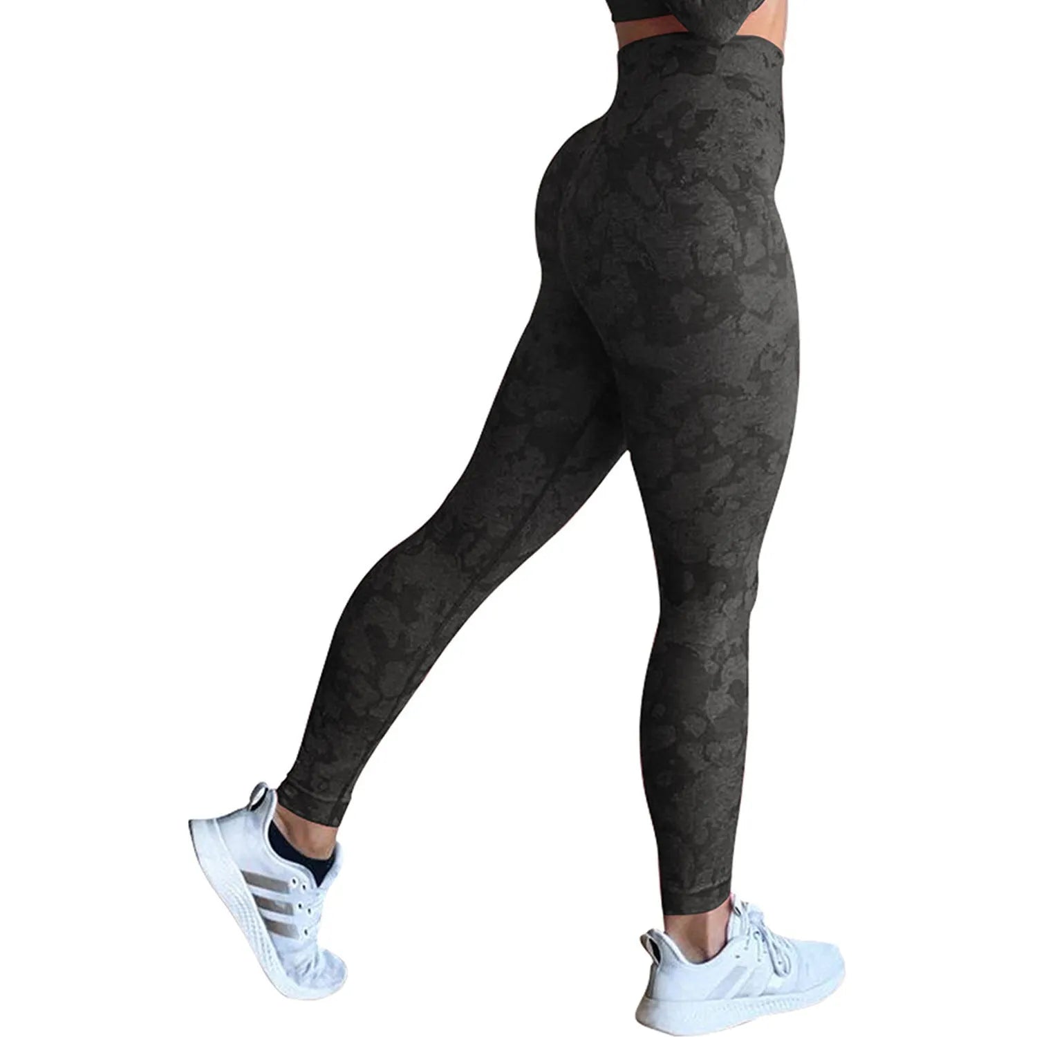 Women's push-up butt leggings in camouflage pattern for gym workouts and yoga