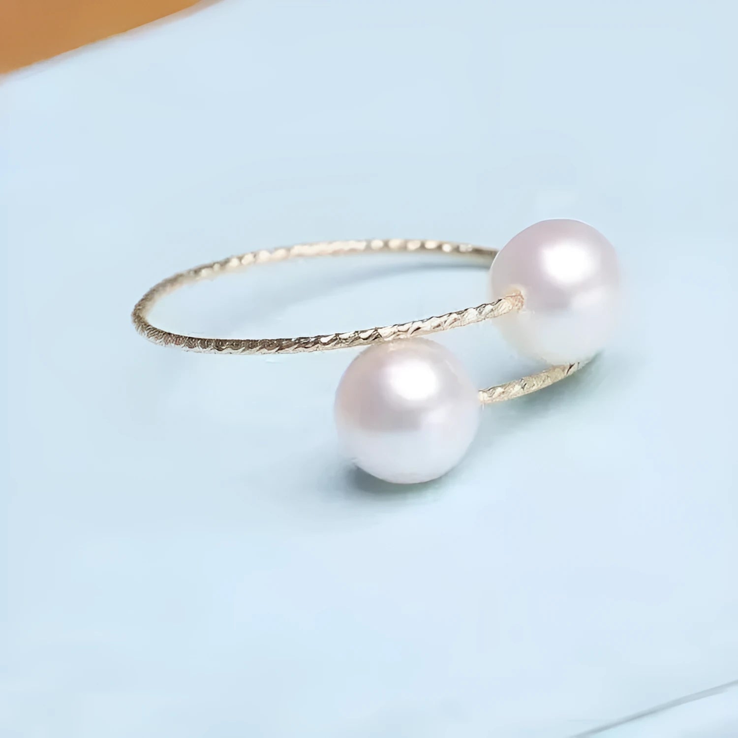 18K gold pearl elastic ring with Au750 purity, white pearl inlay, adjustable band