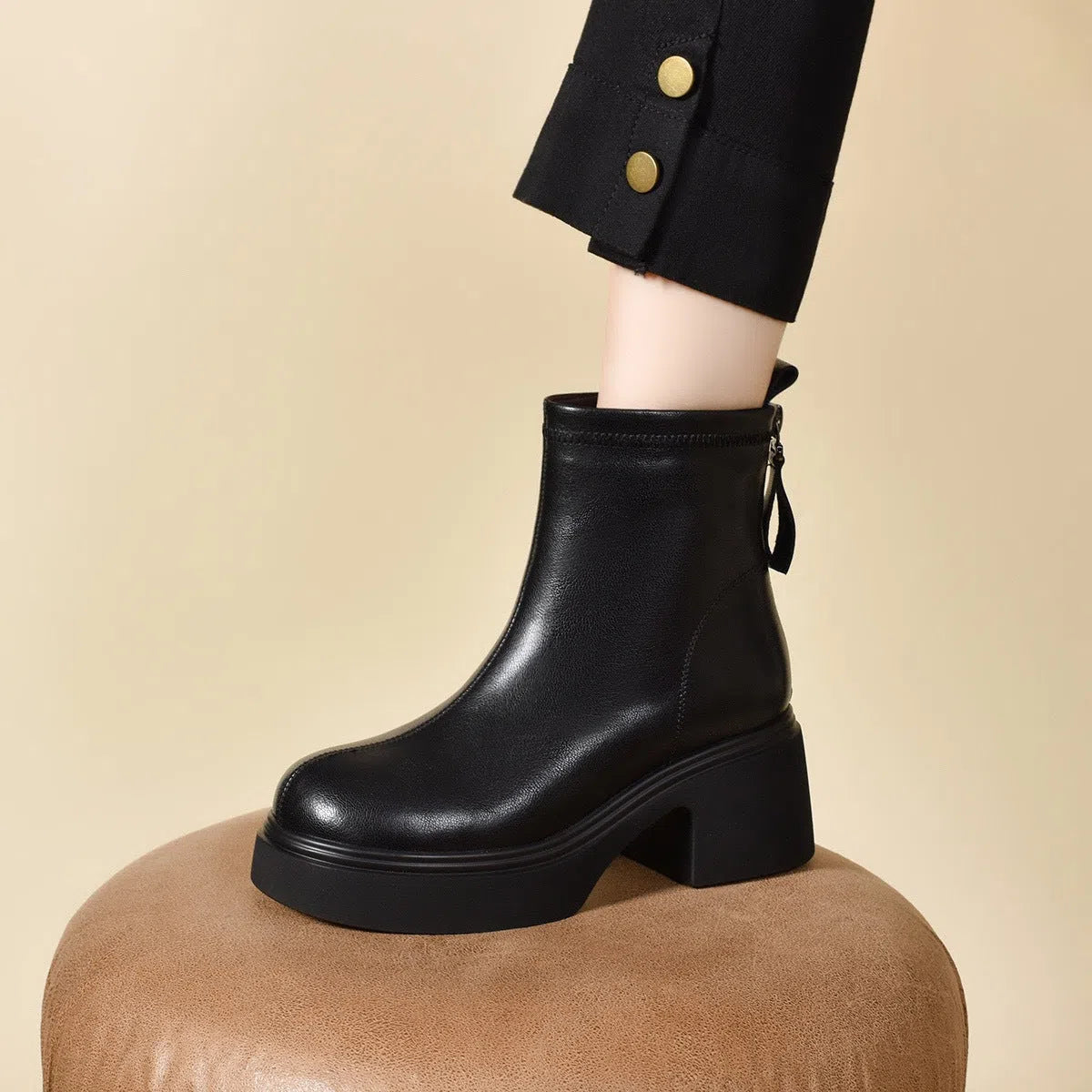 Black sheepskin shoes with cotton lining, flat heel, round toe, and water-resistant platform