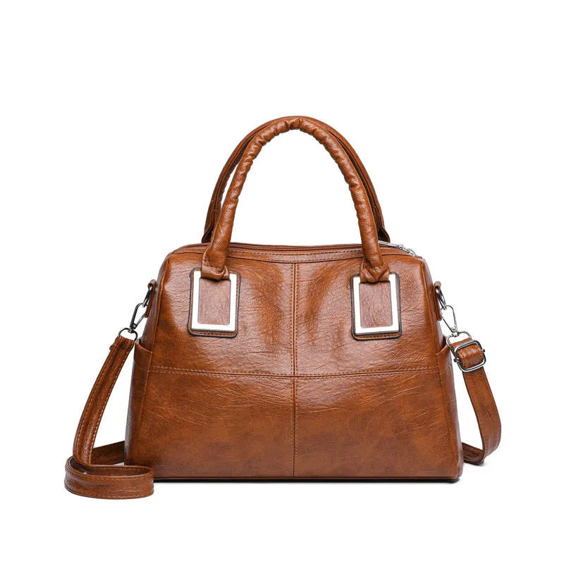 Women's square shoulder bag in wear-resistant material with internal organisers