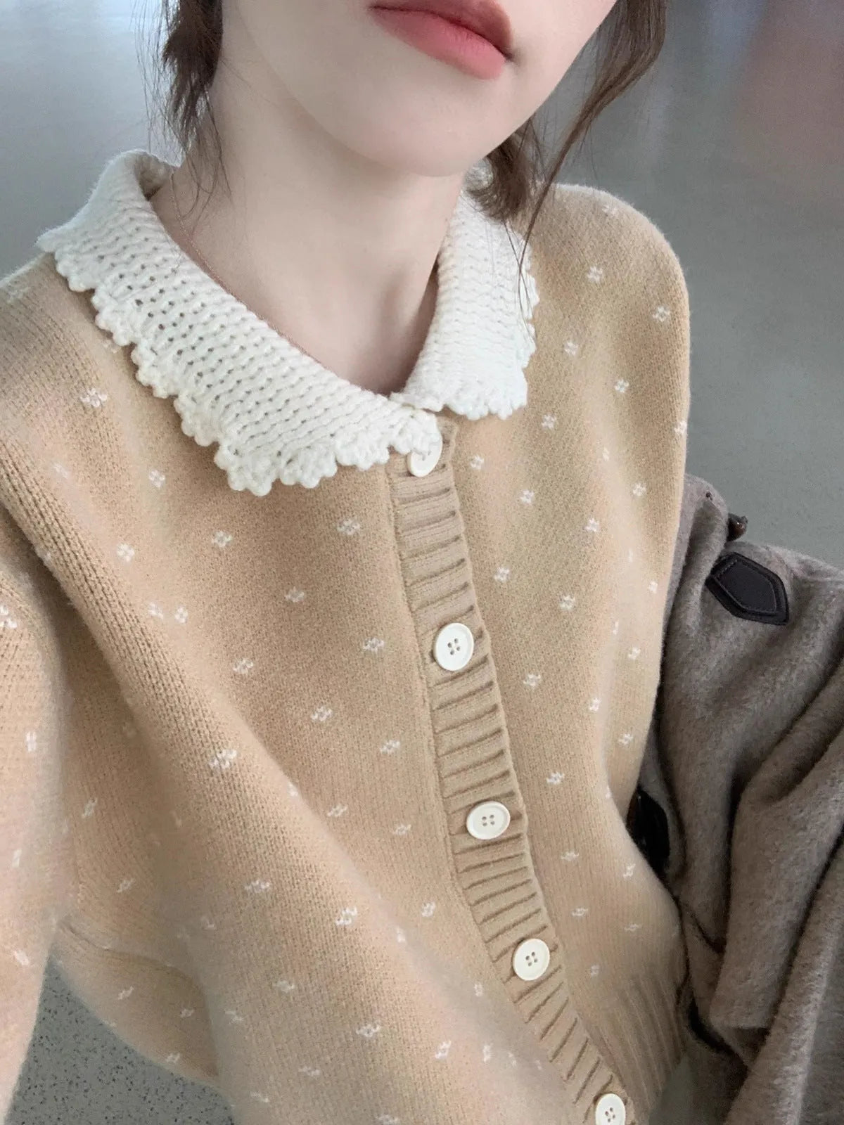 Retro Peter Pan collar knitted cardigan coat in a floral pattern