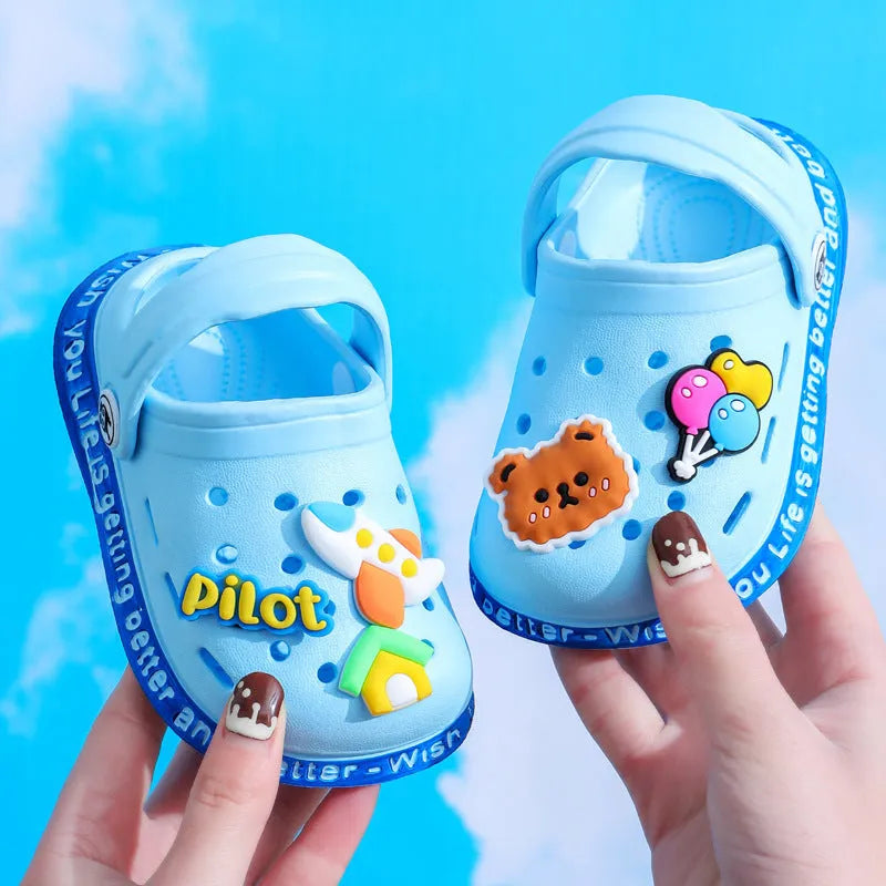 Kids cartoon cave hole sandals in pink, EVA upper, size 18-35 inner length 12cm-20.5cm