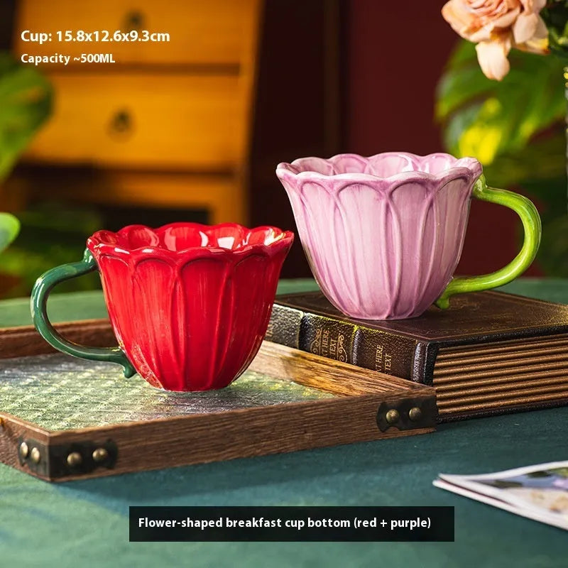 Ceramic breakfast cup with floral pattern, 500ml capacity, in red or purple.