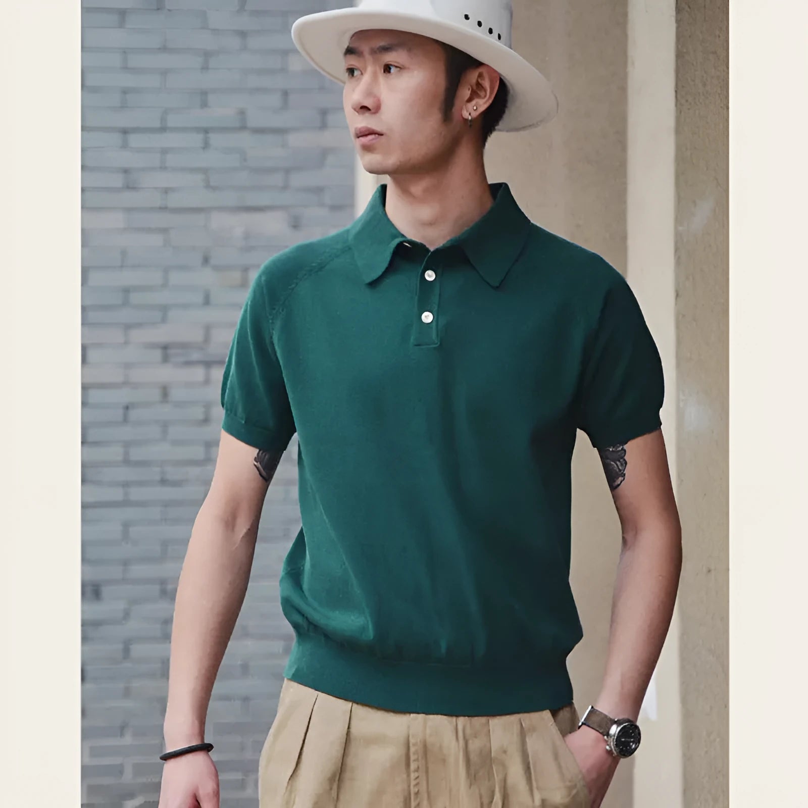Retro slim fit knitted cotton short-sleeved T-shirt in a solid dark brown colour