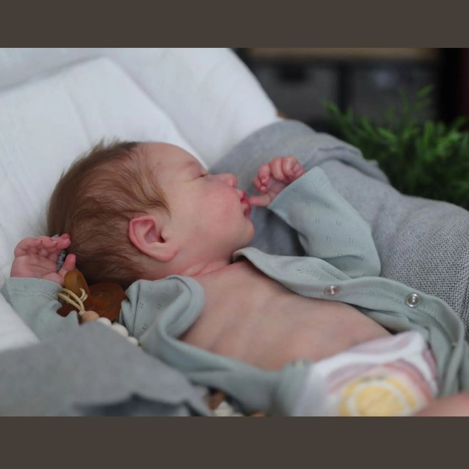 19-inch reborn Loulou silicone baby doll 49cm height realistic detail