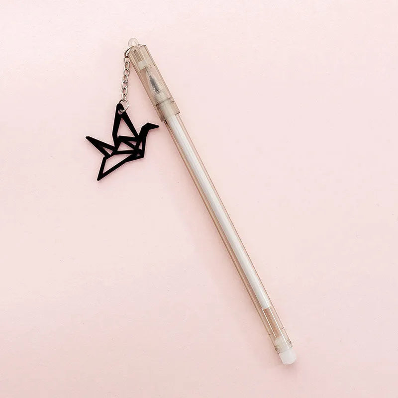Gel pen with animal pendant charm, showing 0.38mm tip and 17cm plastic barrel.