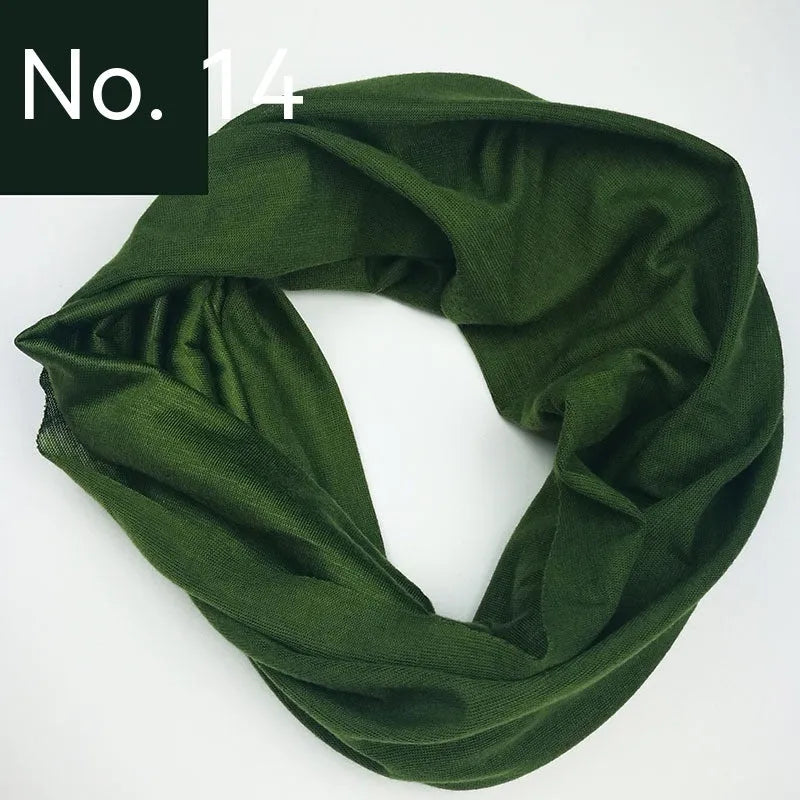 Seamless polyester headscarf for outdoor sports in a choice of colours.
