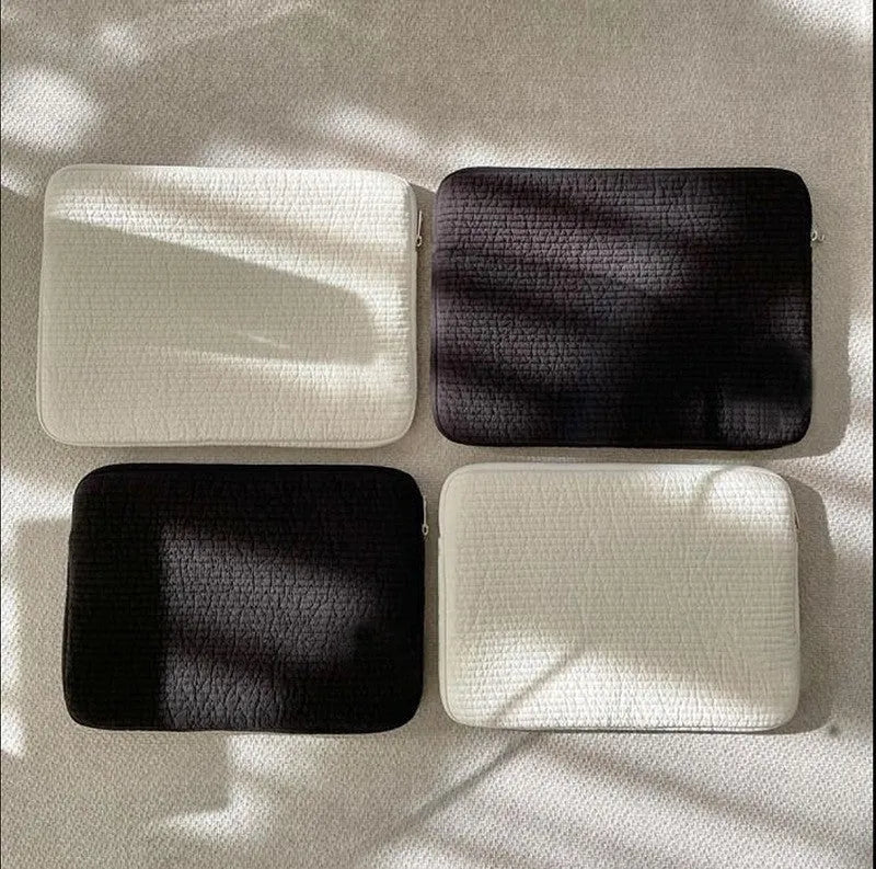 Black and white anti-seismic cotton laptop clutch bag for tablets with coin pocket in three size options
