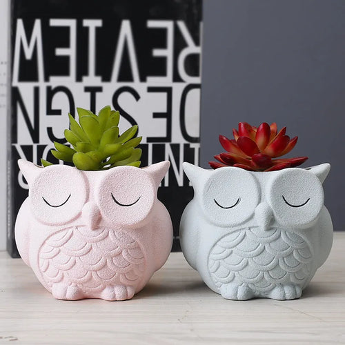 Handmade ceramic owl succulent pot in light pink with 11x9x9cm dimensions